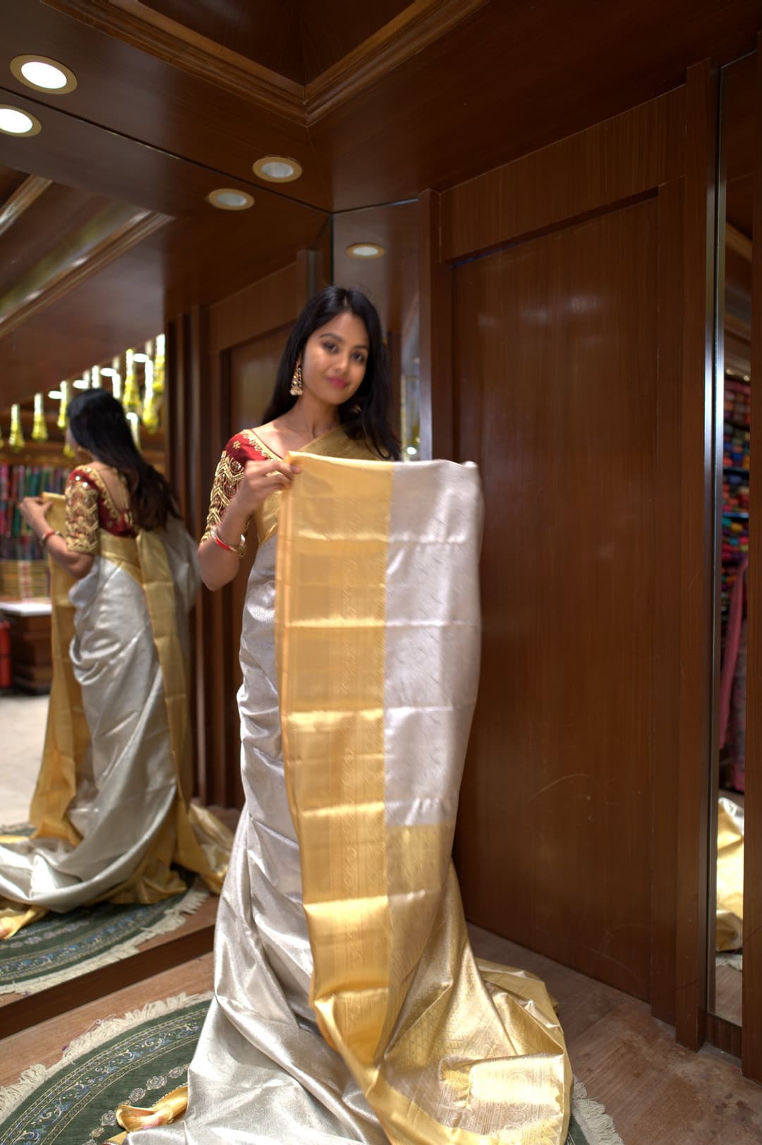Silver Gold Tissue Kanjeevaram Silk Saree, Silver Plain Kanjeevaram silk saree — detail view 3