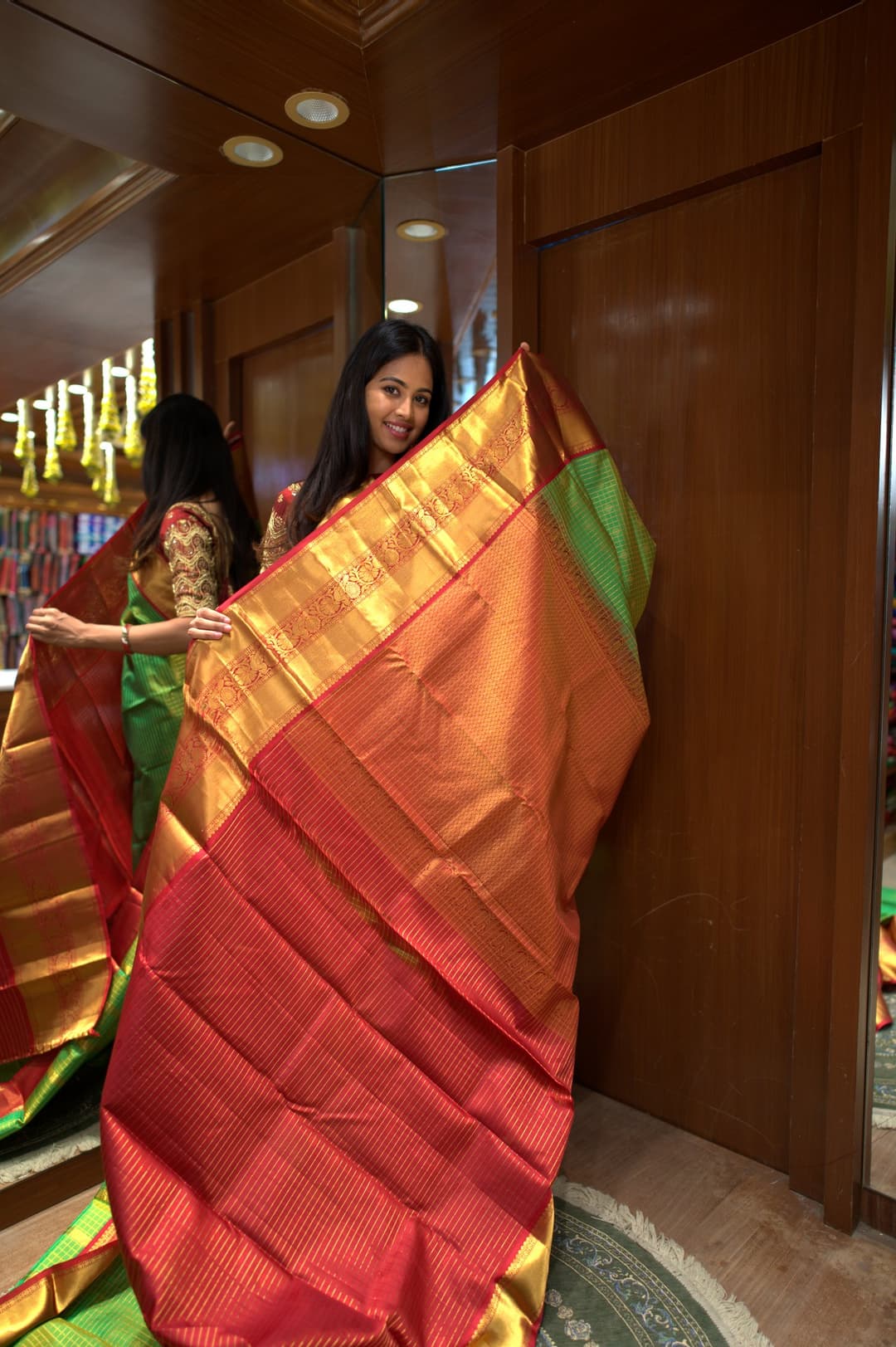 Parrot Green Maroon Border Kanjeevaram Silk Saree, Parrot Green Korvai Kanjeevaram silk saree — detail view 4