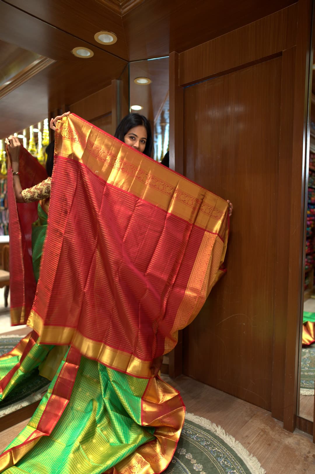 Parrot Green Maroon Border Kanjeevaram Silk Saree, Parrot Green Korvai Kanjeevaram silk saree — detail view 5