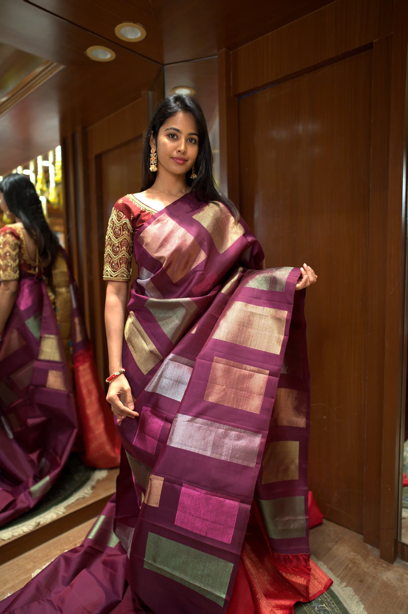 Wine Purple Gold Checkered Kanjeevaram Silk Saree