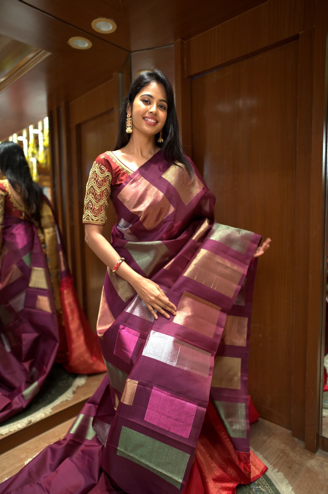 Wine Purple Gold Checkered Kanjeevaram Silk Saree, Wine Purple Brocade Kanjeevaram silk saree — detail view 2