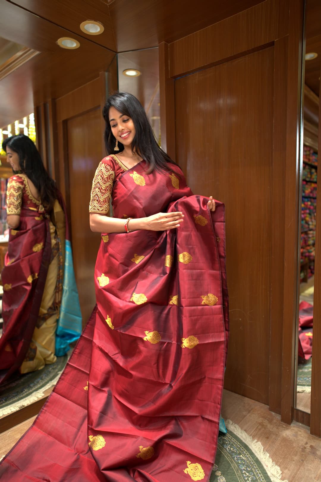 Maroon Gold Butta Kanjeevaram Silk Saree, Maroon Korvai Kanjeevaram silk saree — detail view 2