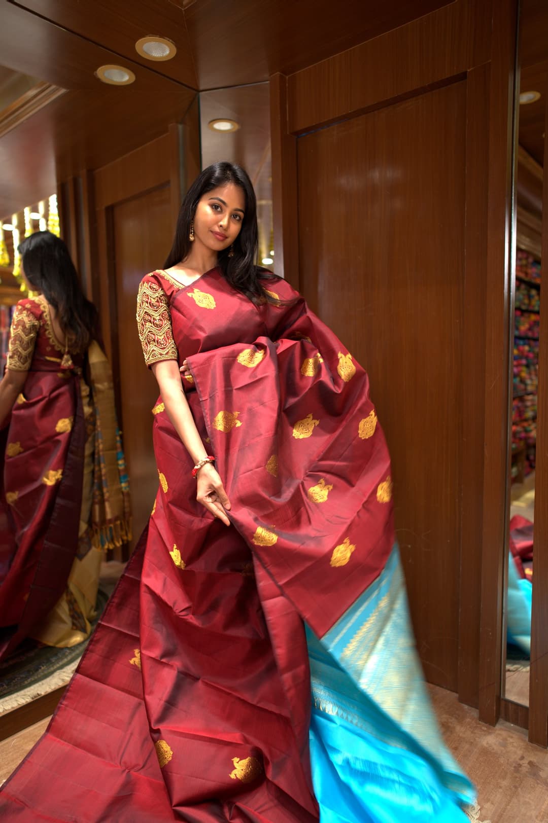 Maroon Gold Butta Kanjeevaram Silk Saree, Maroon Korvai Kanjeevaram silk saree — detail view 3