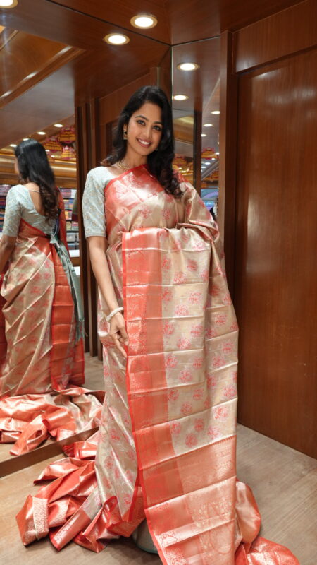 Ruby Shimmer: Dual-Tone Silk Saree with Gold Zari